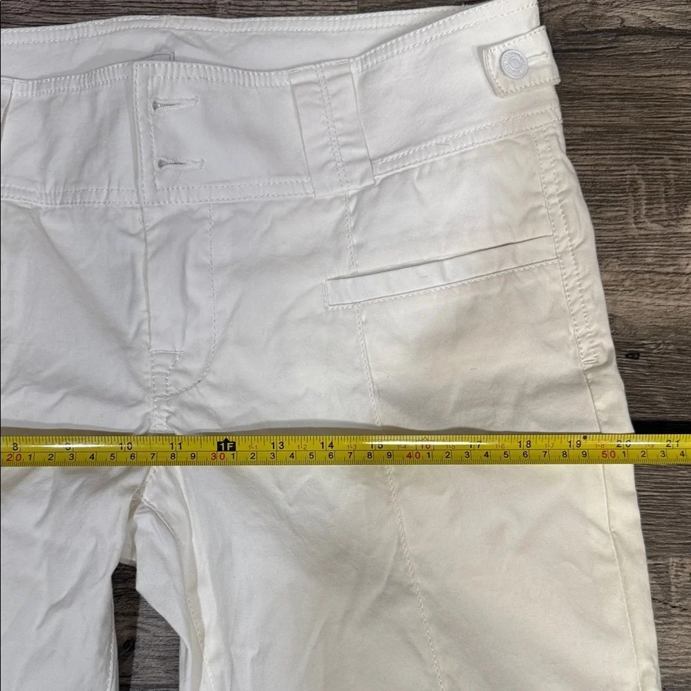 7 For All Mankind White Women's Shorts